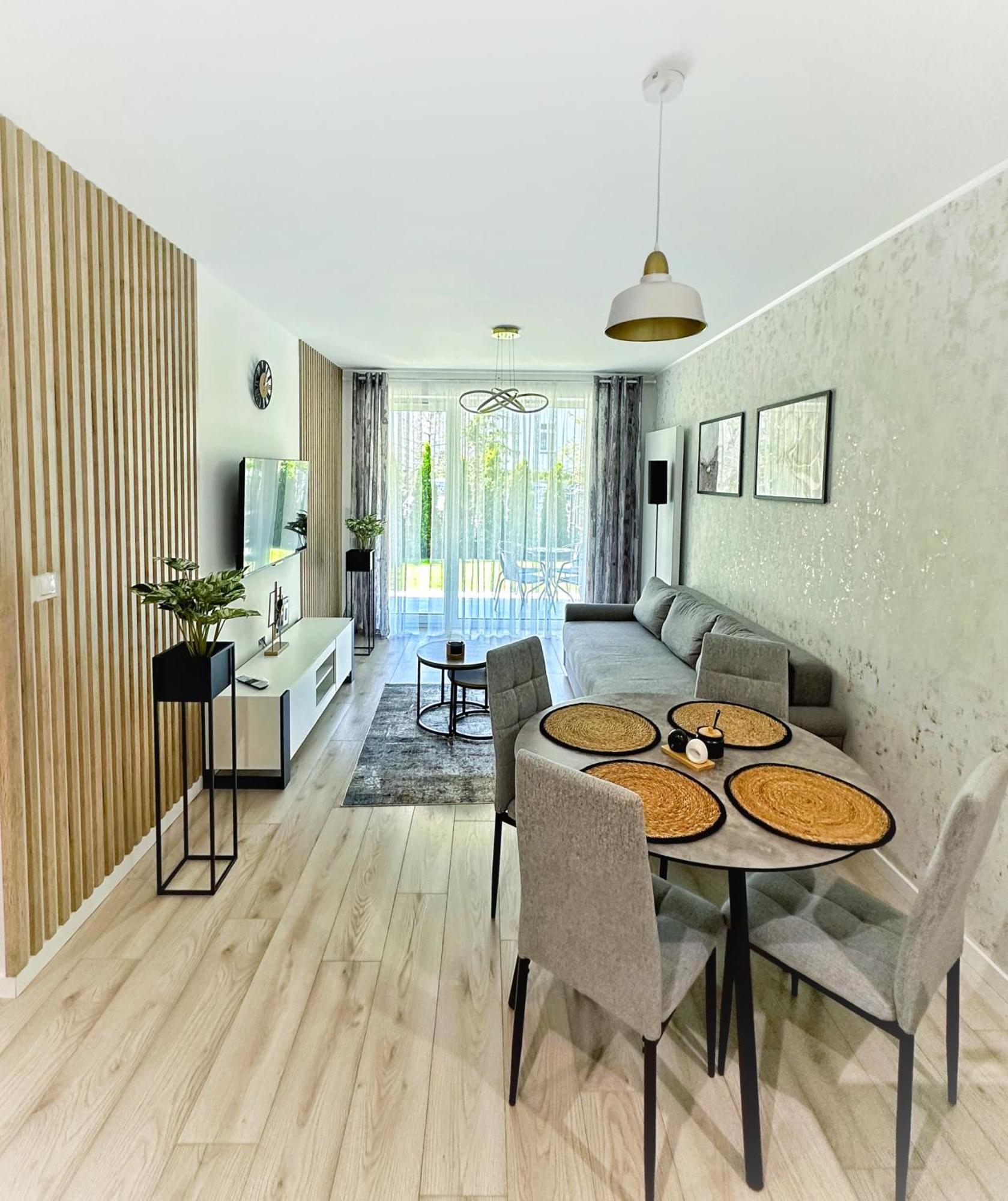 Apartament Whiteblue Kolobrzeg Z Duzym Ogrodkiem - 100 M Od Plazy! Whiteblue Kolberg Apartment Mit Grossem Garten - 100 M Vom Strand Entfernt! Whiteblue Kolobrzeg Apartman S Velkou Zahradou - 100 M Od Plaze! Kültér fotó